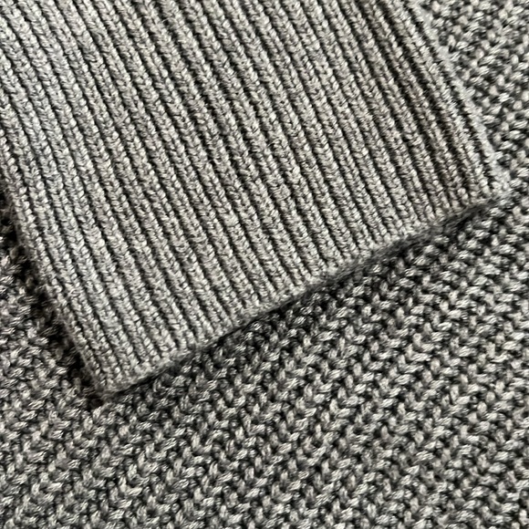 Banana Republic crew neck knit sweater - Picture 3 of 7